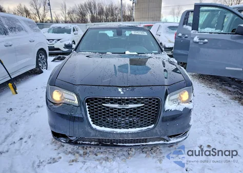 2015 Chrysler 300 S z USA, uszkodzony, nr VIN 2C3CCAGG9FH882937